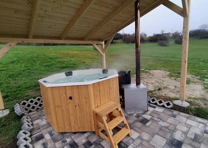 Borkuti Panzio Es Balatonszárszó